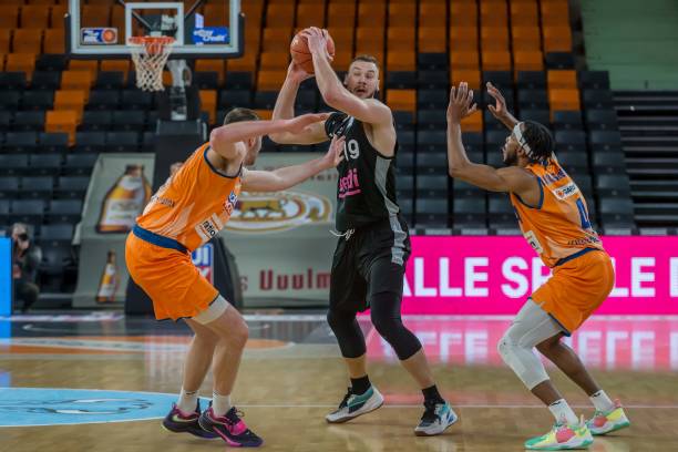 且很可能 且很可能