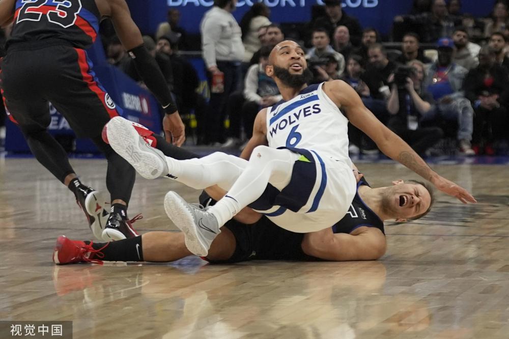 洲足球的高 洲足球的高