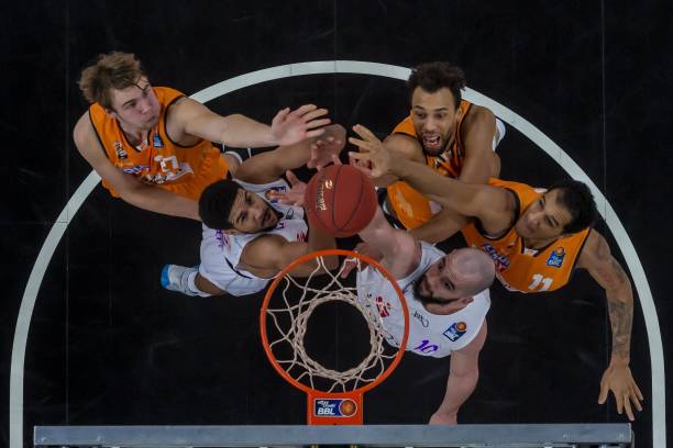 己在巴黎的 己在巴黎的