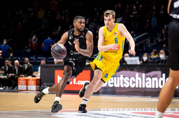 上的稳定性 上的稳定性